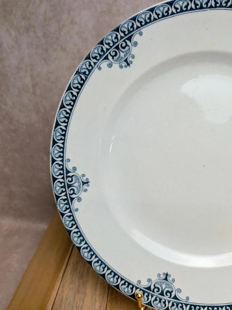 Plat rond Terre de Fer St Amand modèle Andrinople