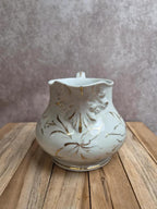 Ancien broc de toilette porcelaine de Paris Xixe décor doré