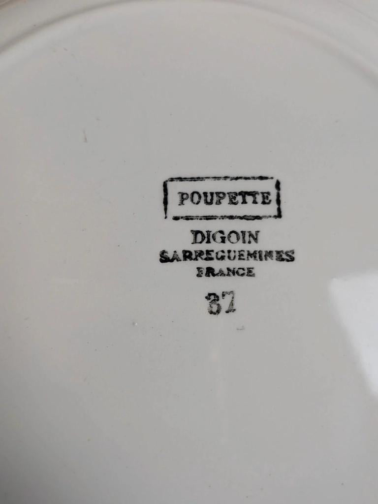 Lot de 9 assiettes plates en terre de fer Digoin Sarreguemines – Modèle Poupette – Vintage