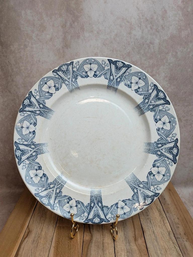 Plat ancien Terre de Fer Kg Lunéville modèle Sarah