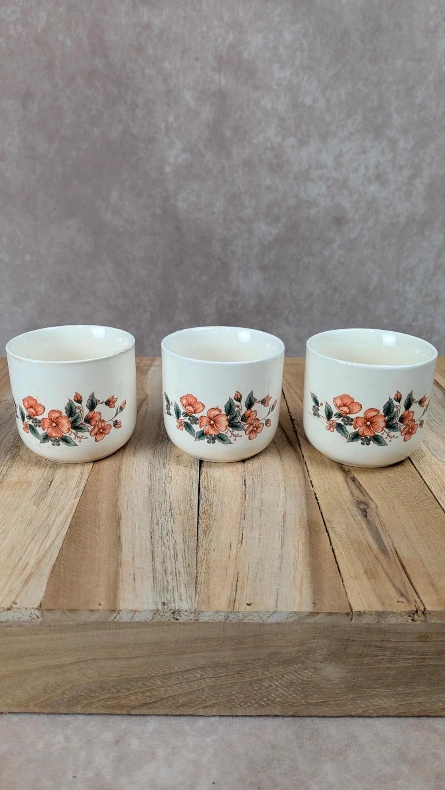 Lot de 3 tasses anciennes en céramique décor floral