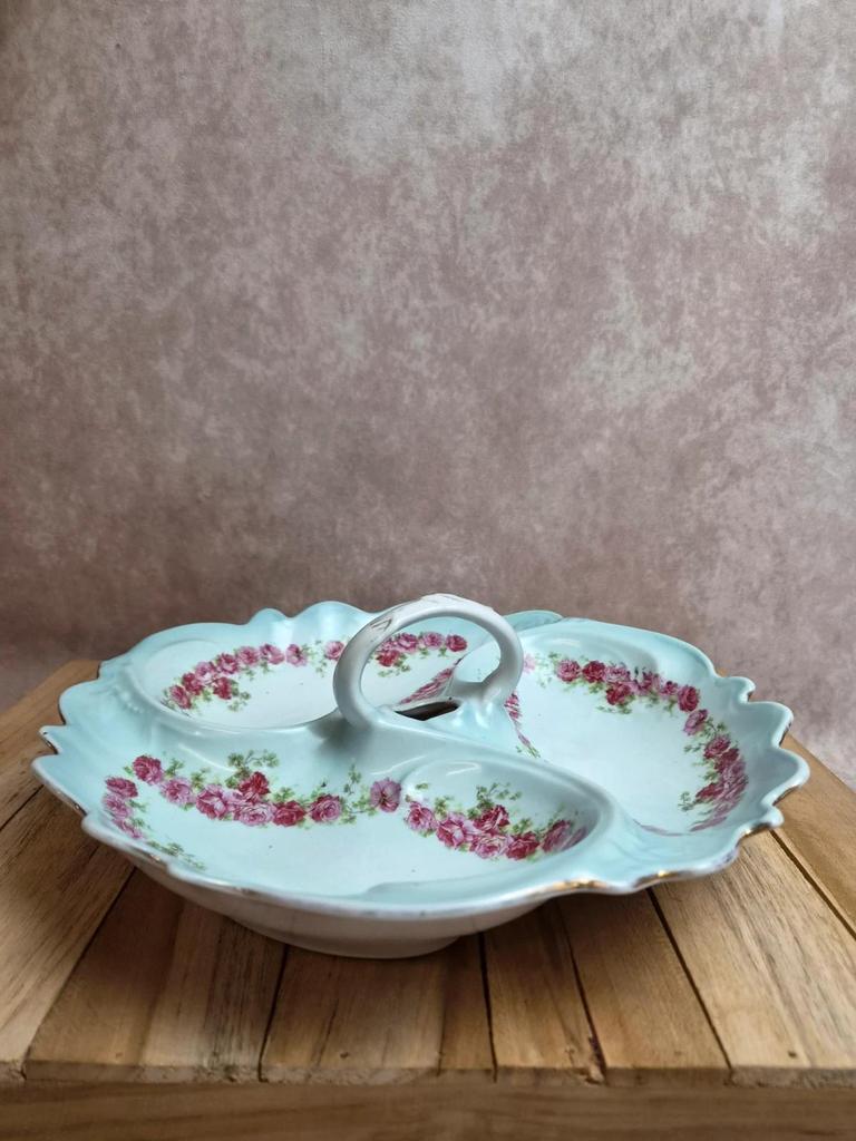 Mendiant ancien en porcelaine – 3 compartiments – décor de roses