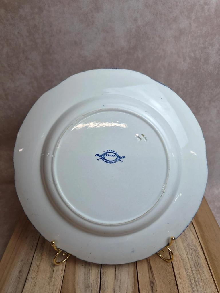 Grand plat terre de fer Creil & Montereau – modèle Flora – 30,5 cm