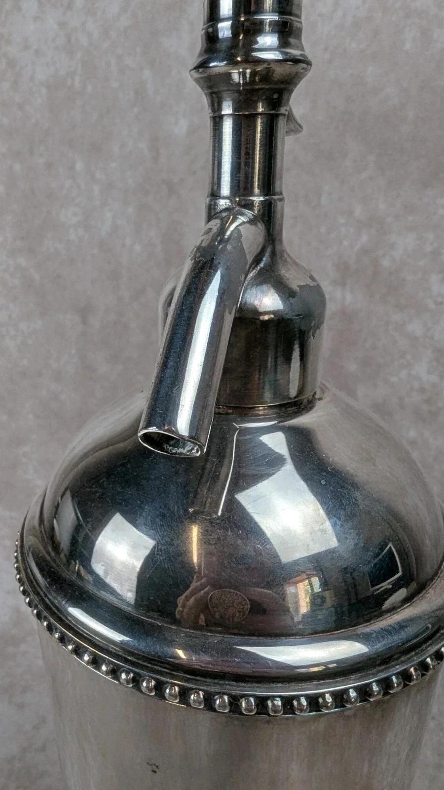 Ancien siphon à soda en métal argenté