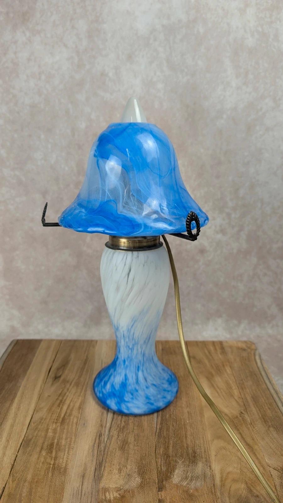 Lampe champignon en pâte de verre bleu