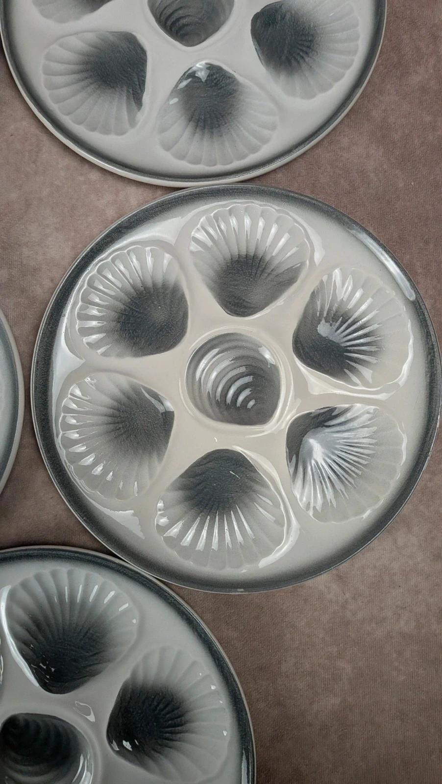 Lot de 5 assiettes à coquillages – moules en relief – faïence vintage