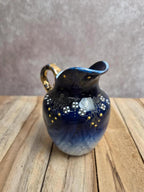 Petit pot à lait ancien Kg Lunéville bleu cobalt décor émaillé en relief