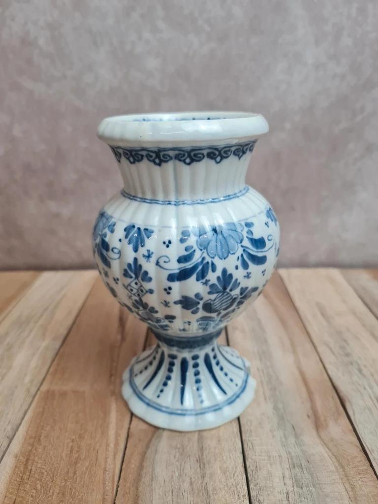 Petit vase vintage style Delft bleu blanc sur piédouche 🌿