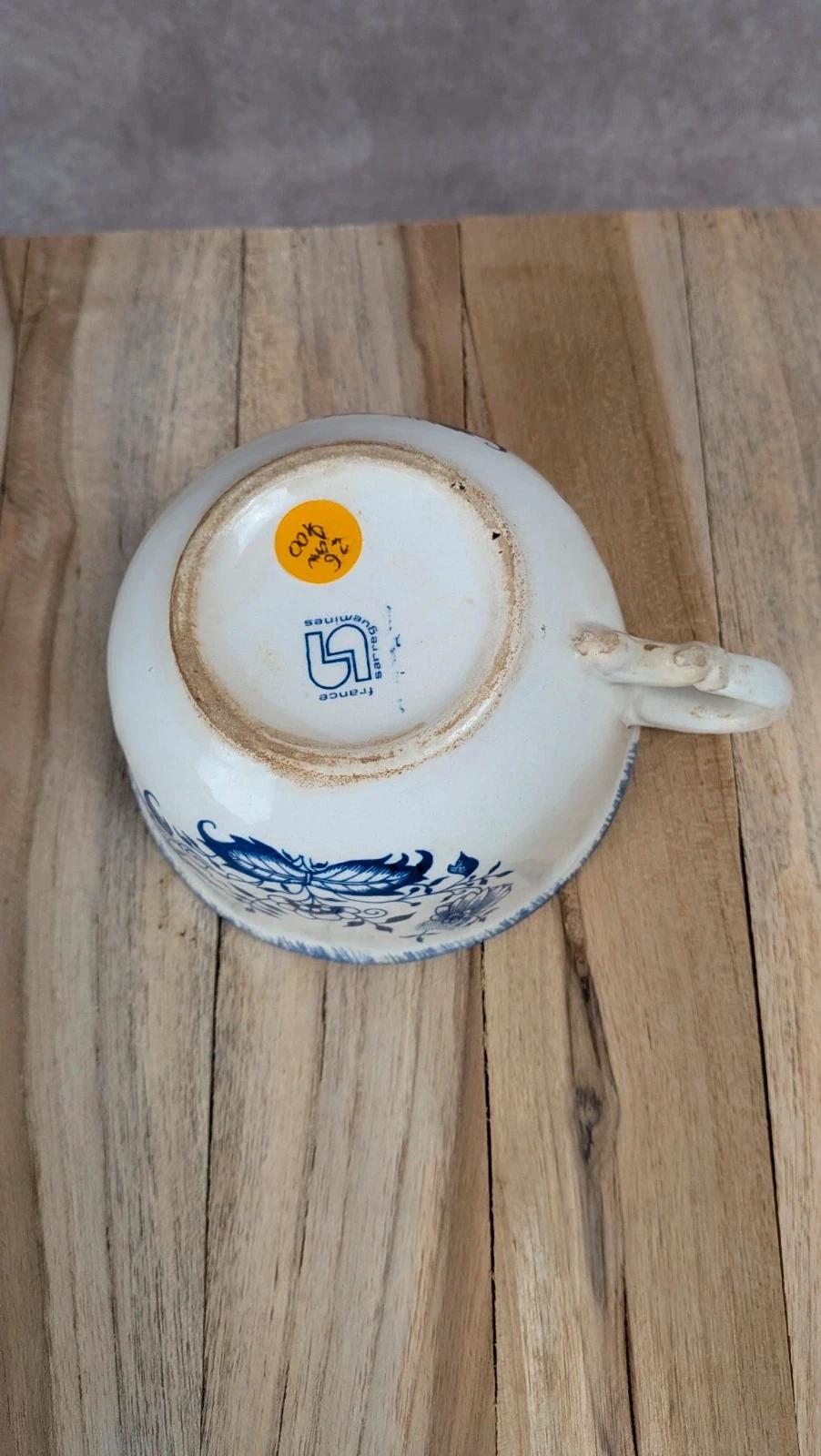 Tasse ancienne Sarreguemines bleu & blanc – Faïence française