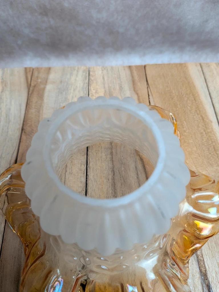 Abat-jour vintage en verre ambré irisé – tulipe