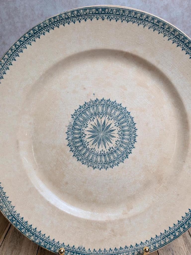 Plat rond Terre de Fer Creil et Montereau modèle Anglais