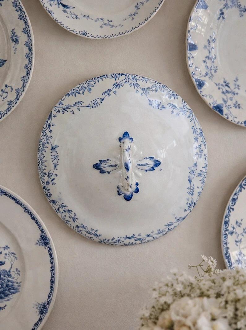 Couvercle de soupière Terre de Fer Creil & Montereau modèle Mireille décor bleu
