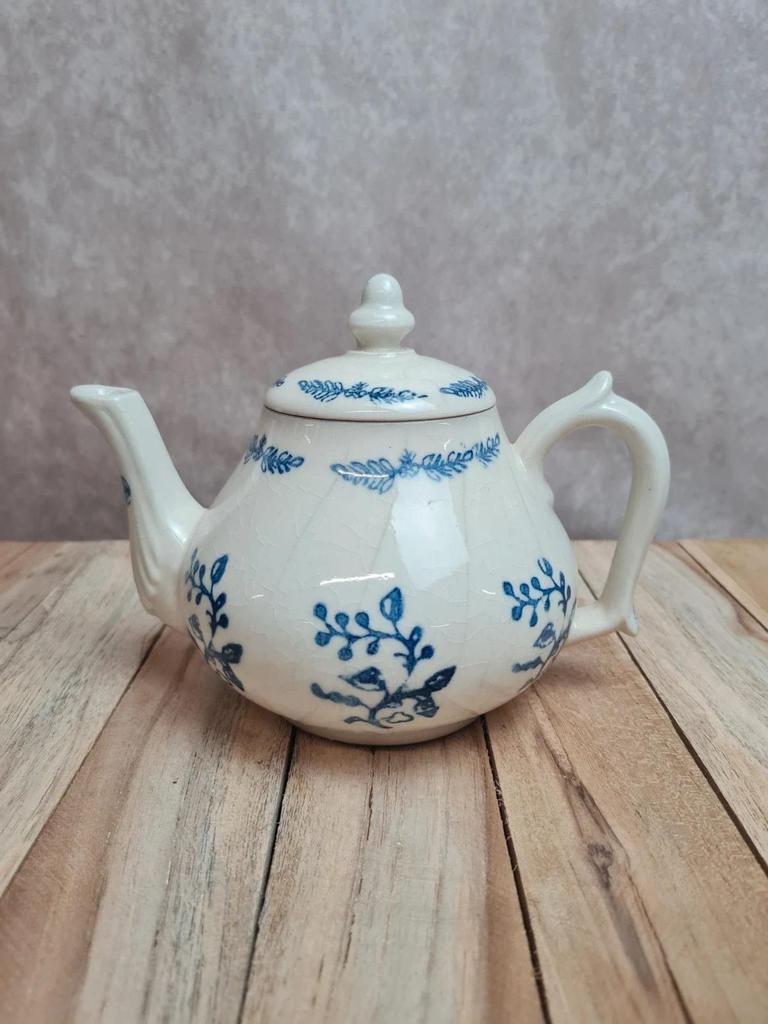 Théière ancienne en grès émaillé décor bleu – esprit Saint-uzé