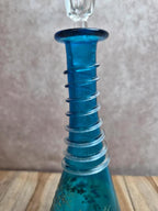 Bouteille ancienne Legras en verre bleu émaillé – décor floral Art nouveau