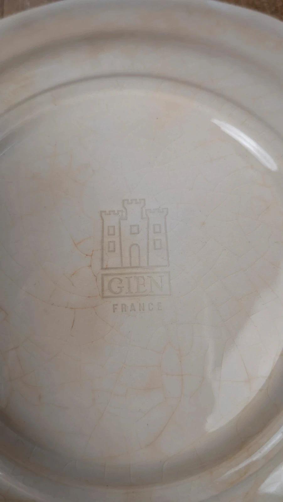 Lot de 2 assiettes Gien – Modèle Capucines – Faïence ancienne