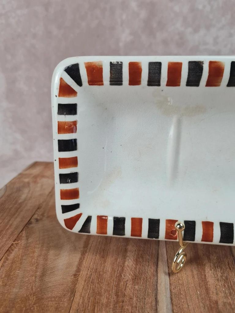 🧼 Ancien porte-peigne ou vide-poches en faïence blanche à décor géométrique noir et ocre