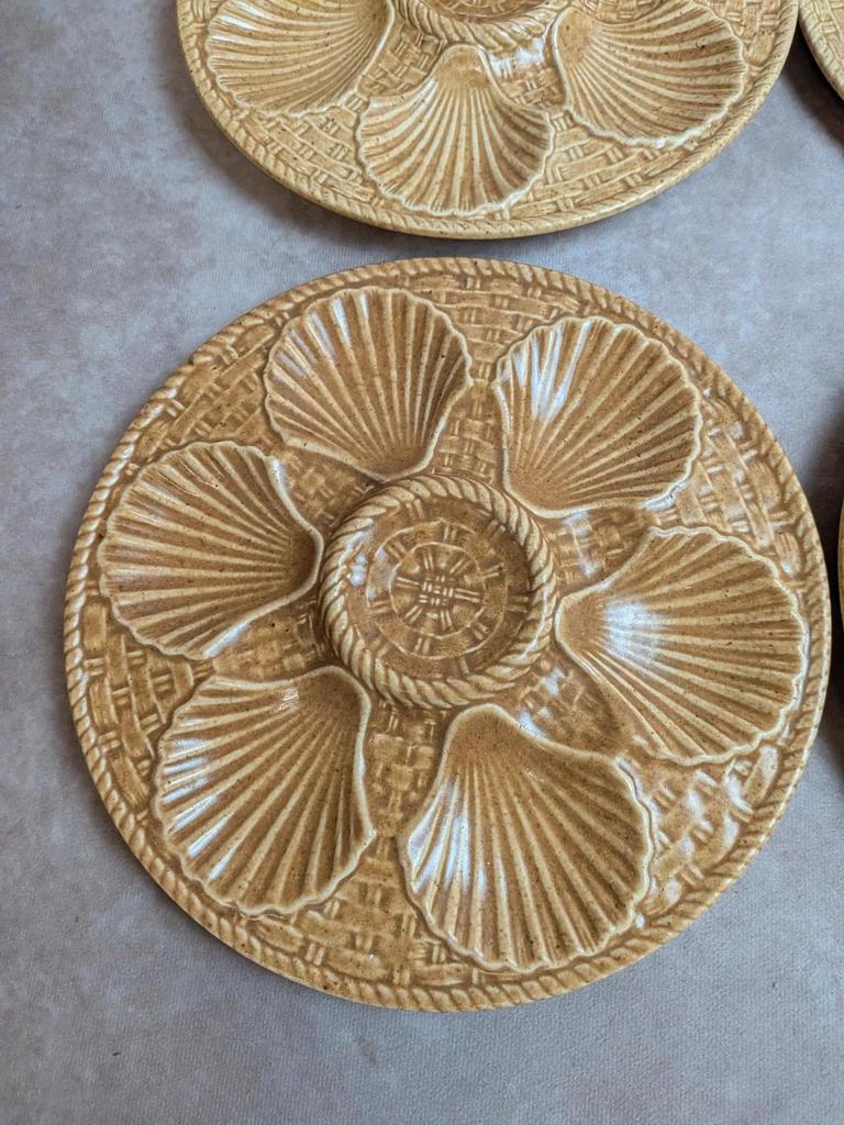 Lot de 7 assiettes à huîtres Longchamp barbotine coquillages vintage