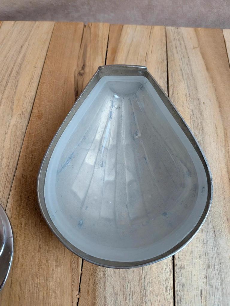 Beurrier saucière vintage Art déco en métal argenté – Coquillage