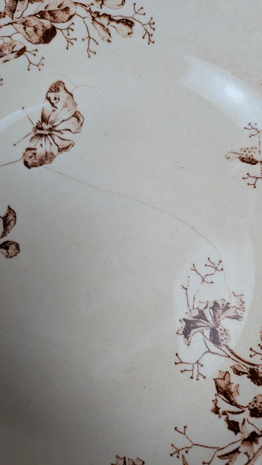 Lot de 2 assiettes creuses en terre de fer – Cie Franco-anglaise, Rue Turbigo 78 Paris 🤎