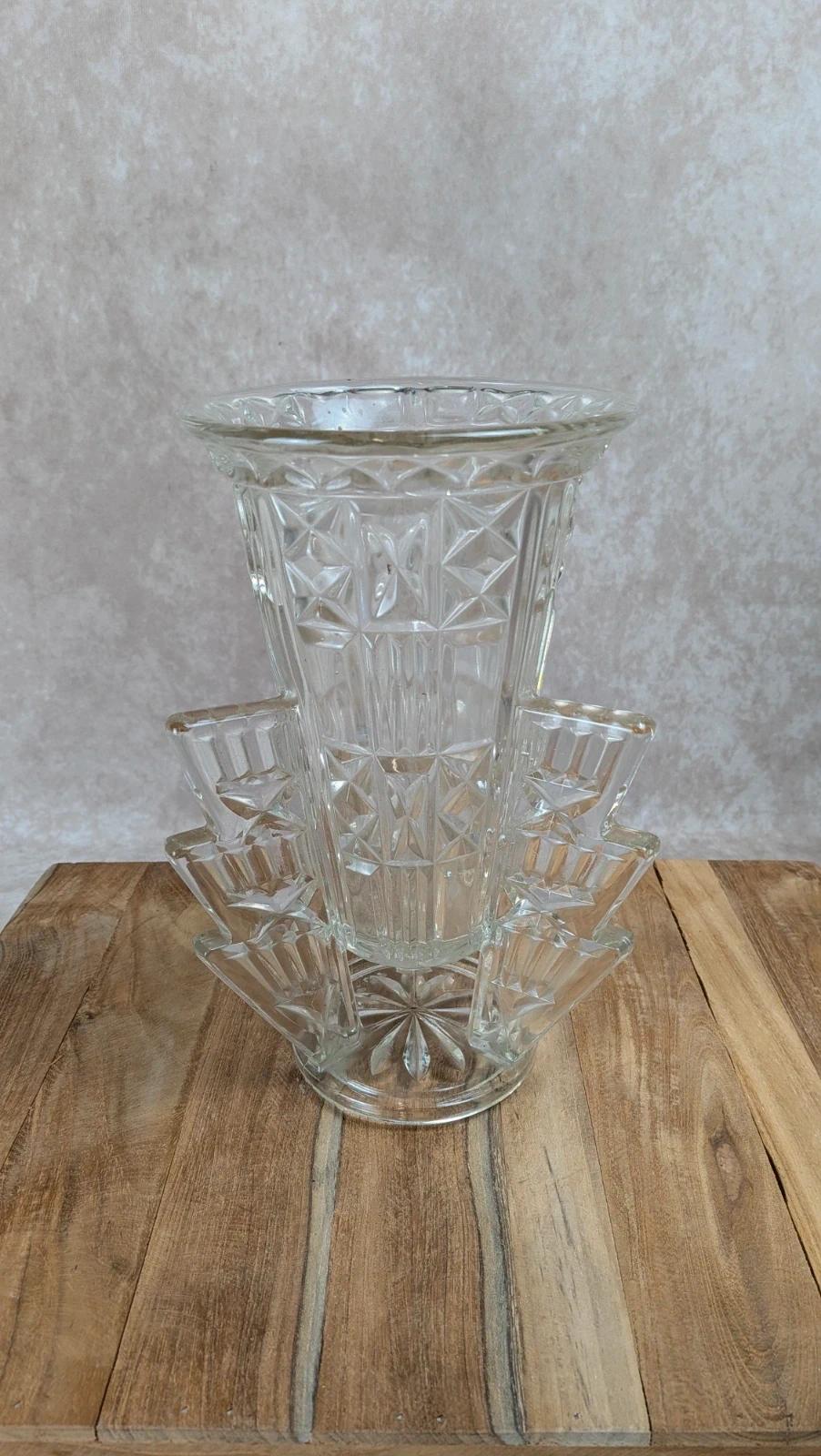 Vase Art Déco « Fusée » en verre moulé