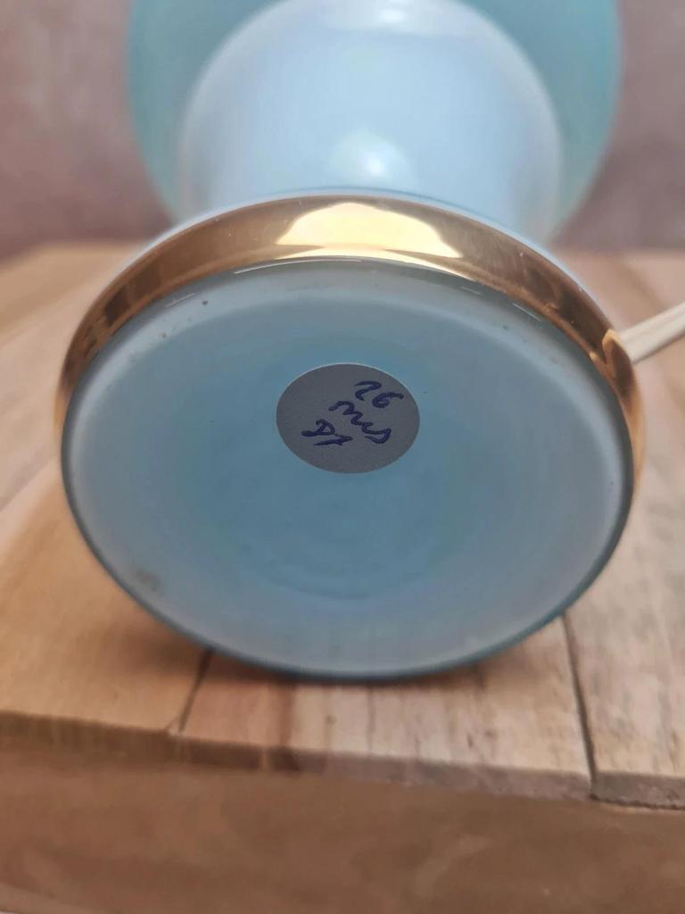 Lampe vintage en opaline bleue – esprit boudoir 💙