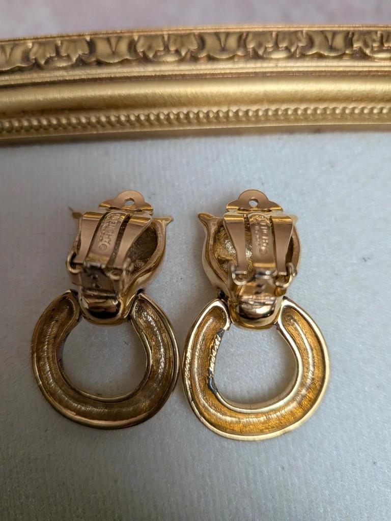 Boucles d’oreilles Givenchy panthère vintage années 80 doré yeux verts Swarovski
