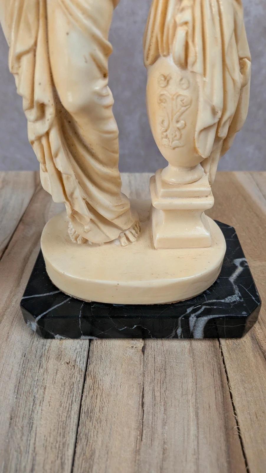 Statuette classique Santini Italie femme drapée sur socle marbre