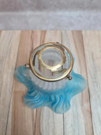 Abat-jour ancien en verre dépoli aux délicats bords bleus 💙