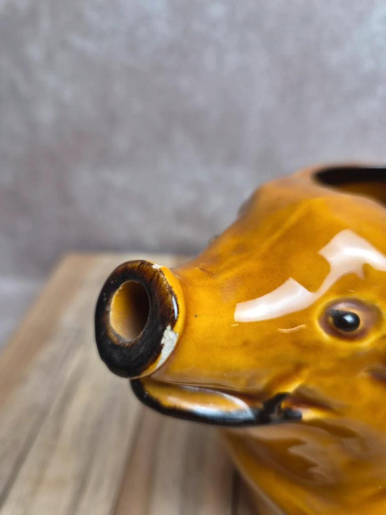 Pichet zoomorphe Goret Poët-laval – barbotine vintage – cochon