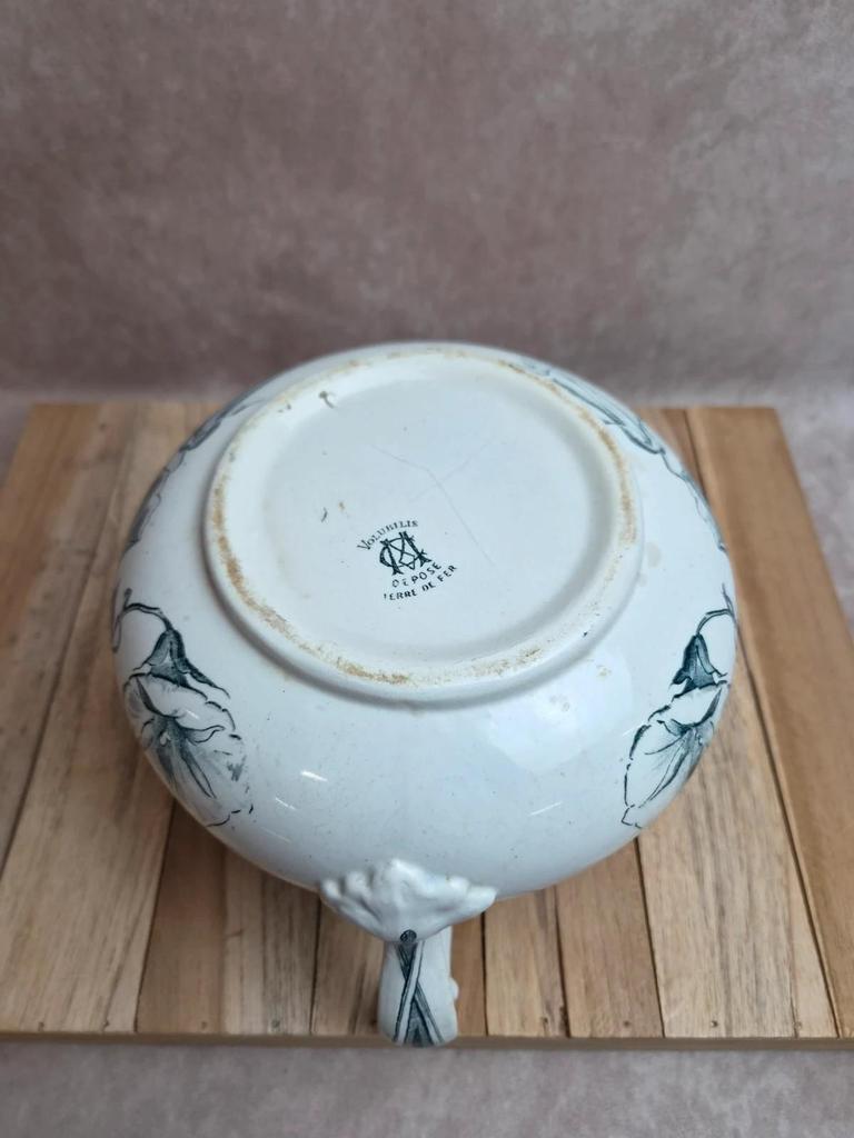 Petit broc de toilette Terre de fer Creil et Montereau Volubilis ancien