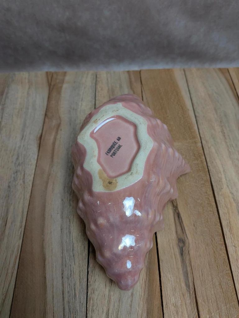 Coquillage vintage rose nacré – céramique portugaise – vide-poche déco bord de mer