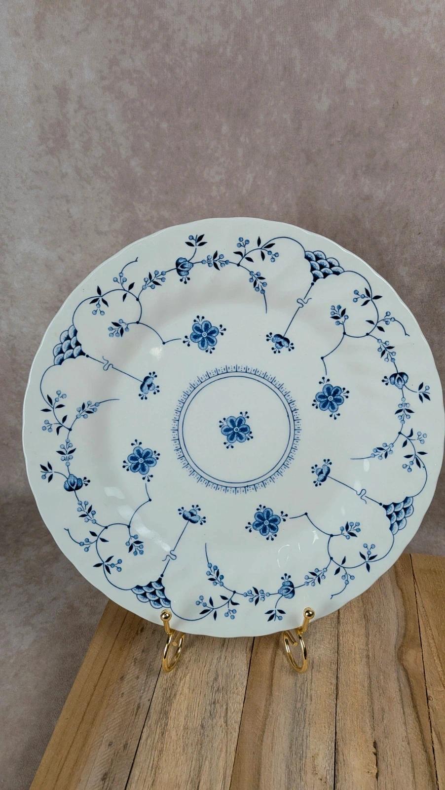 Lot de 3 assiettes creuses + plat – Myott Finlandia – Angleterre