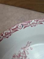 Plat creux ancien Creil & Montereau – modèle Lilas – Terre de fer – décor bordeaux 🌿