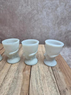 Service à œufs ancien Vallérysthal en opaline – poule et 6 coquetiers