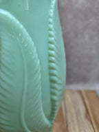 Vase Art Déco en opaline verte Spip France décor feuilles