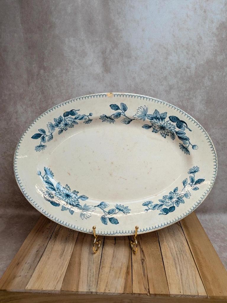 Plat ovale ancien en terre de fer Longwy modèle Pékin