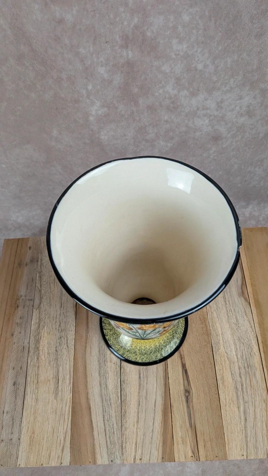 Vase ancien Henriot Quimper décor floral breton