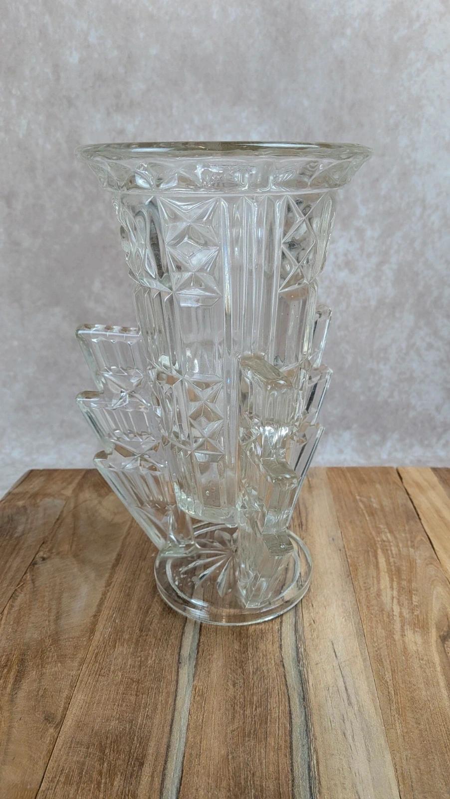 Vase Art Déco « Fusée » en verre moulé