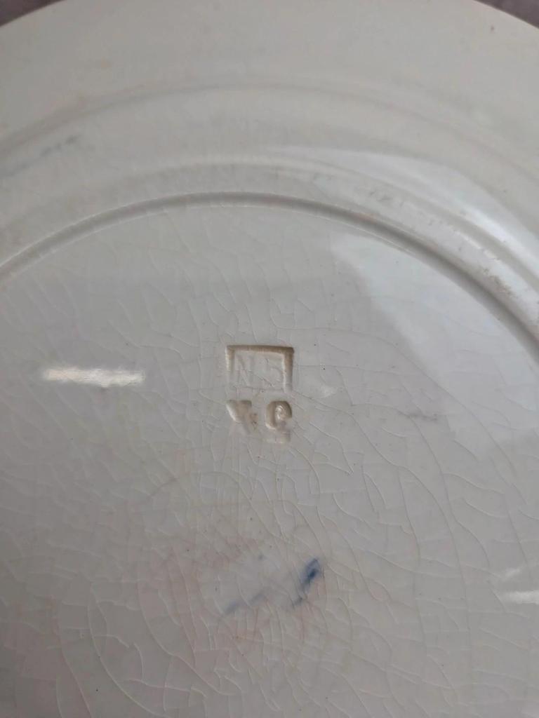 Plat rond terre de fer Hippolyte Boulenger – Modèle Gagny – Bleu ancien