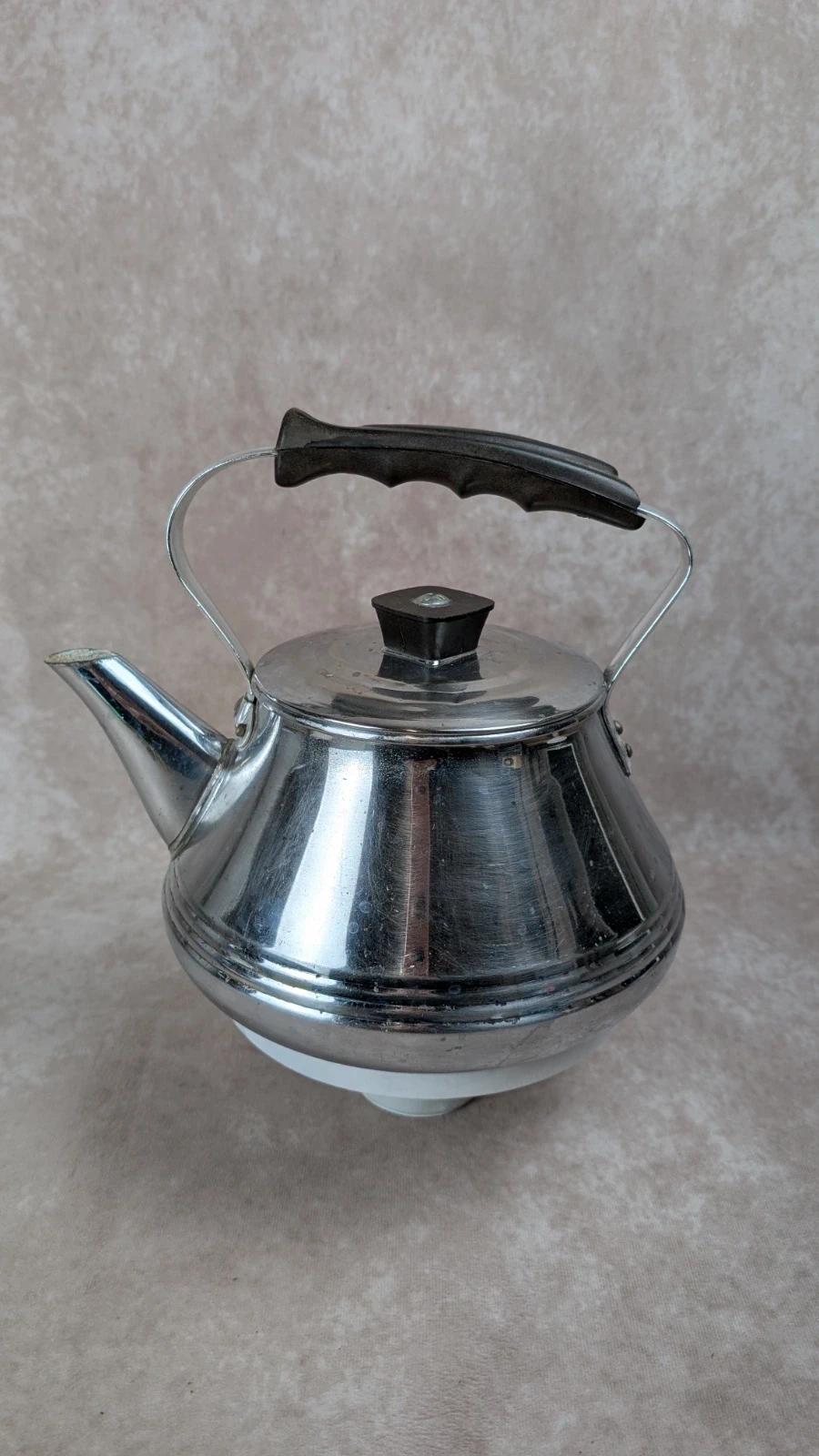 Cafetière vintage en inox et bakélite