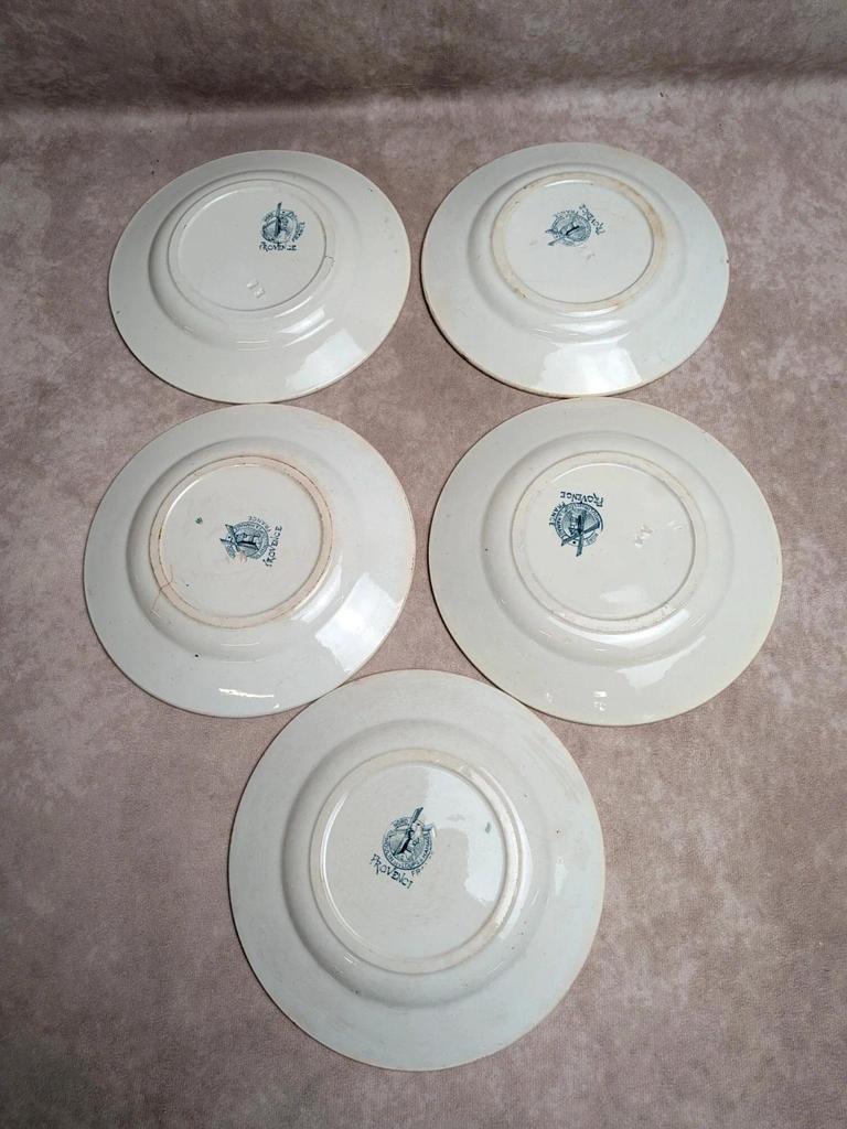 Lot de 5 assiettes à dessert anciennes en terre de fer Moulin des Loups Hamage, modèle Provence