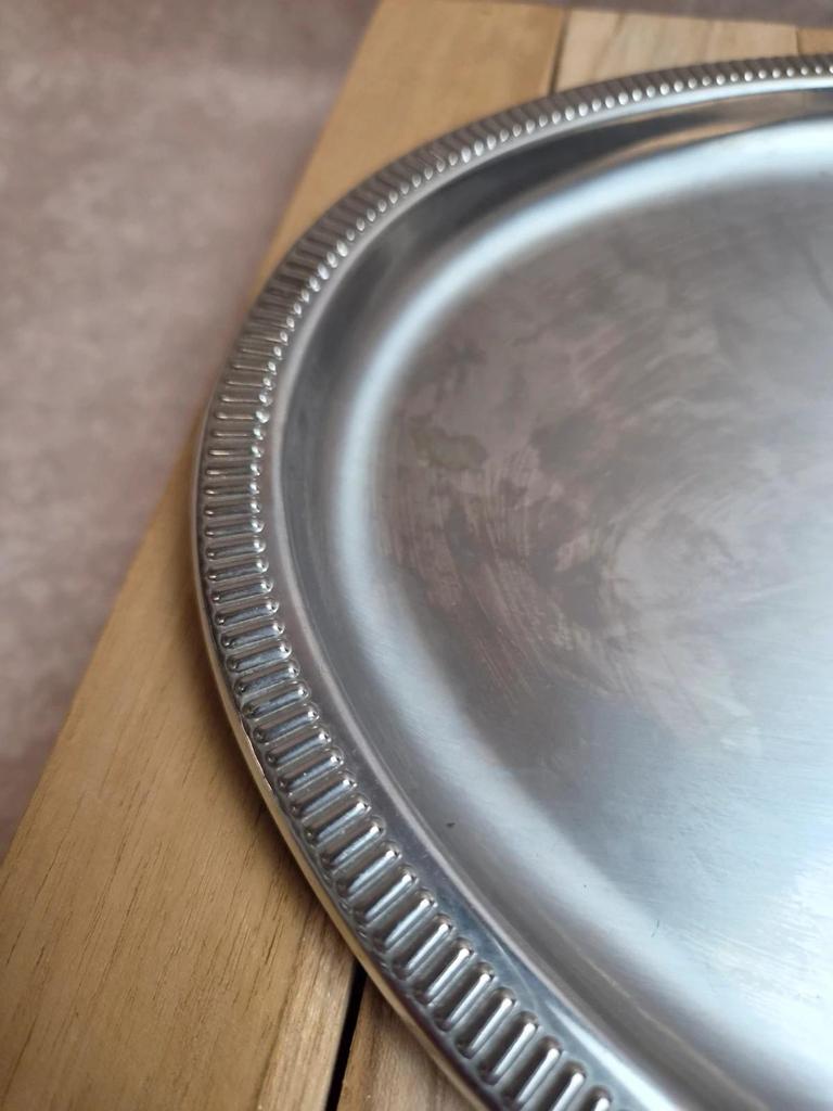 Plat apéritif compartimenté en verre sur plateau métal argenté vintage