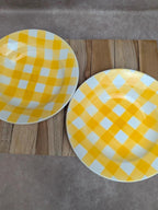 Lot de 2 assiettes creuses en terre de fer Sarreguemines décor carreaux jaunes