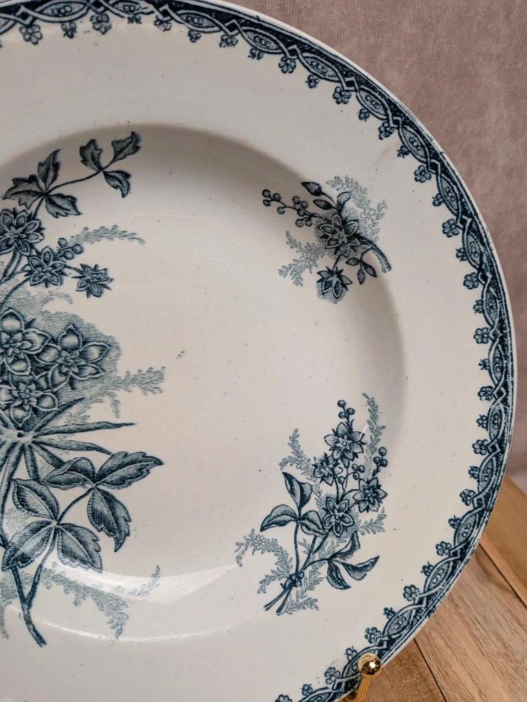 Assiette creuse ancienne terre de fer modèle Margot Saint-amand