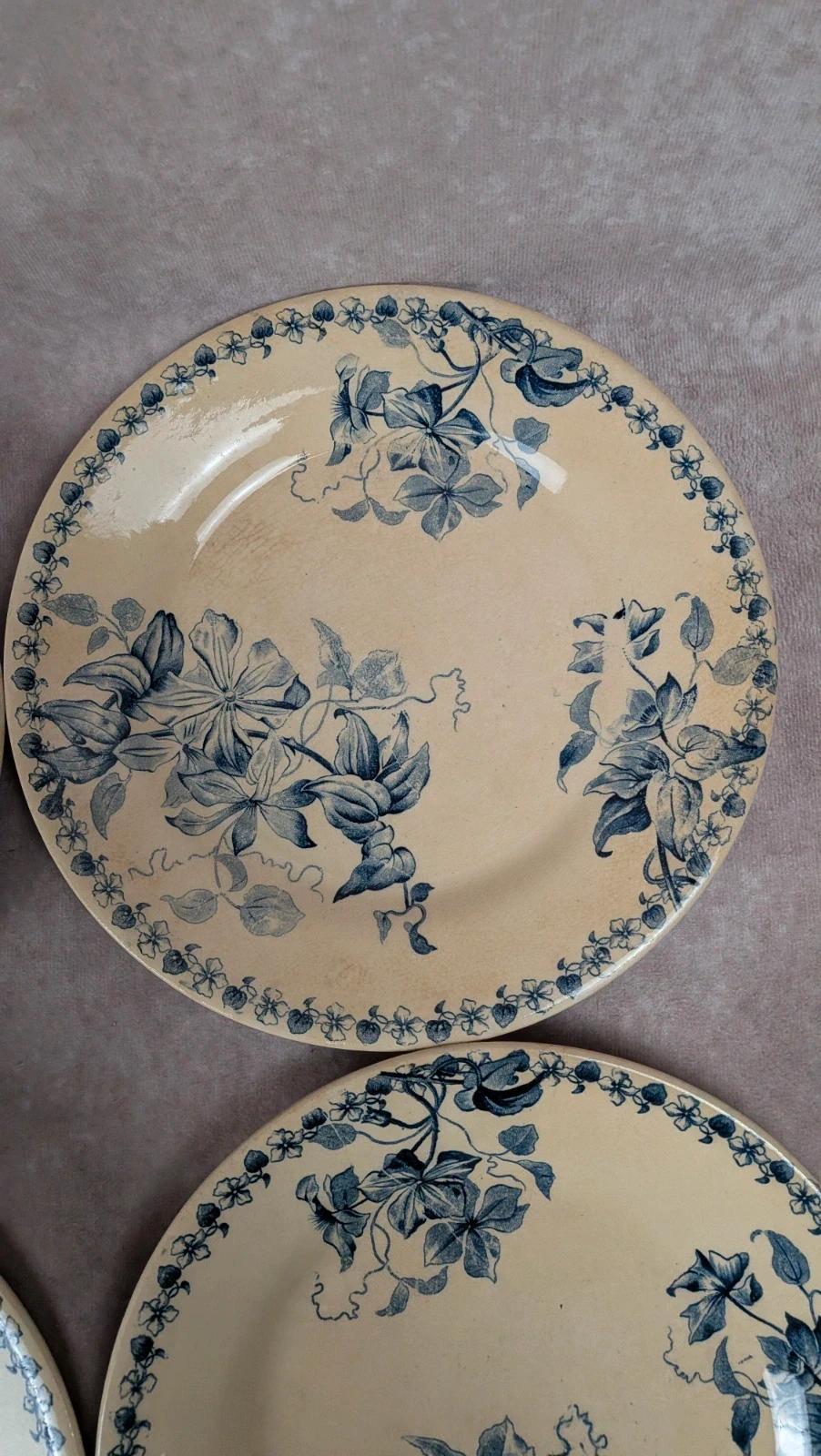 Lot de 5 assiettes plates anciennes Vieillard & Cie Bordeaux, décor Clématite