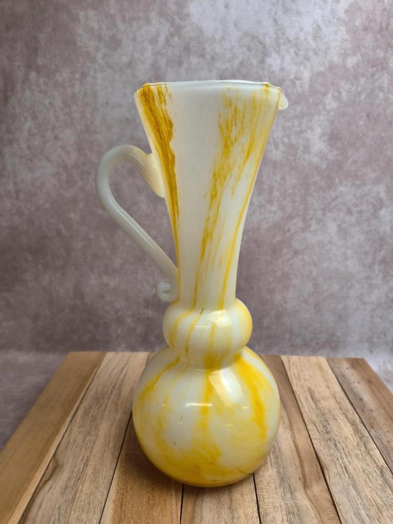 Grand pichet aiguière en verre soufflé italien jaune et blanc – années 60/70