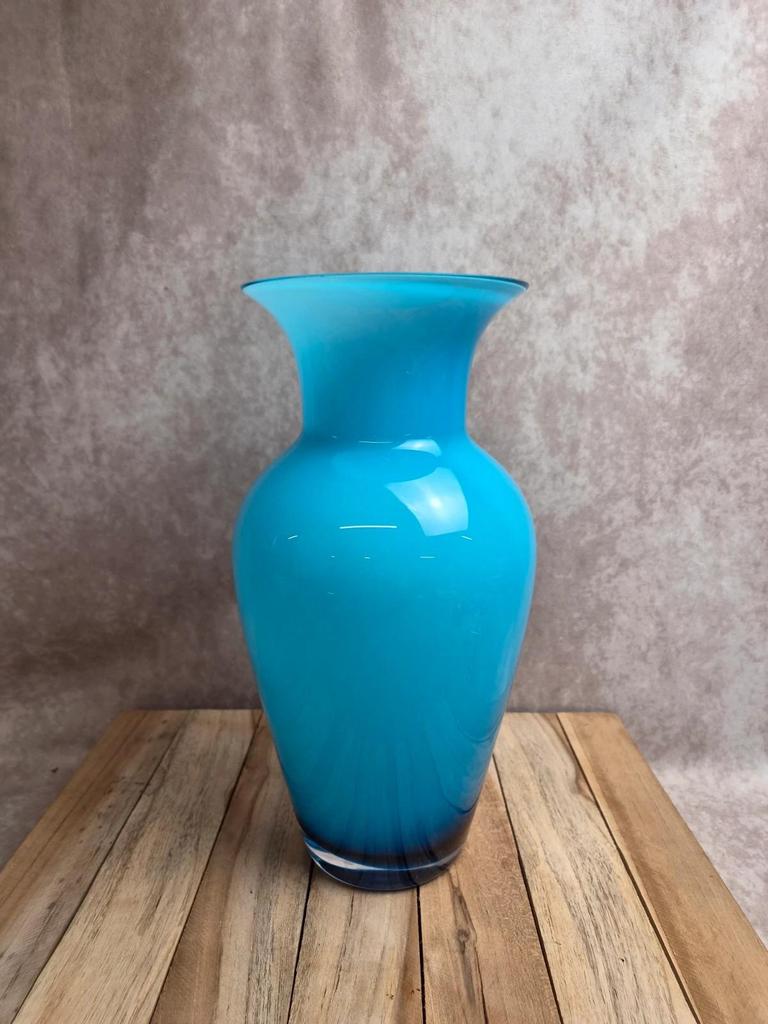 Grand vase vintage italien style Empoli en verre opalin bleu et blanc 31 cm