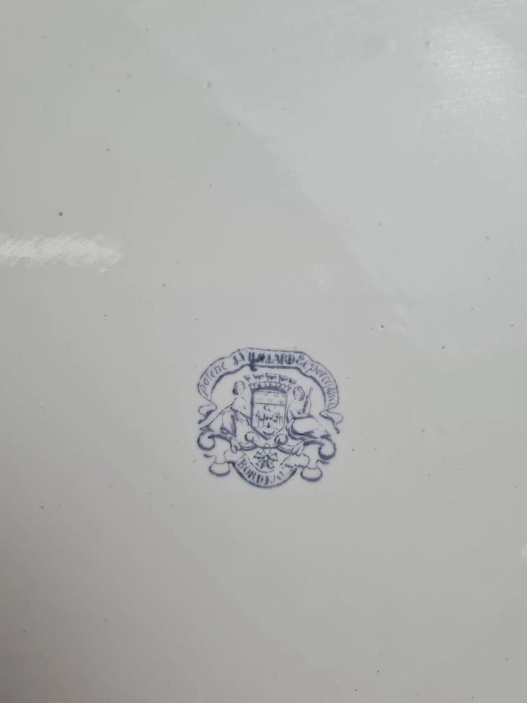 Grand plat rond ancien Jules Vieillard Bordeaux – décor mauve – faïence ancienne 💜