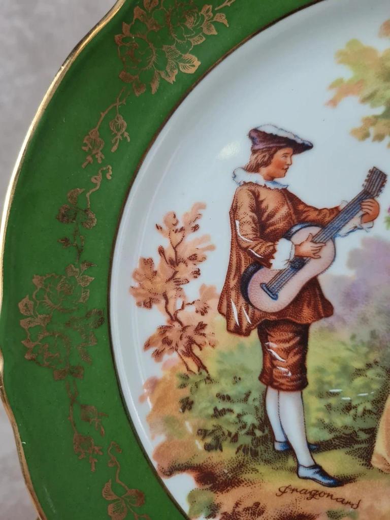 Assiette décorative en porcelaine de Limoges – Scène galante Fragonard 🎨