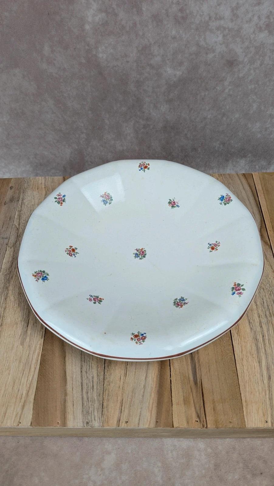 Ensemble dépareillé Digoin Sarreguemines –plats & saladier fleuri ancien